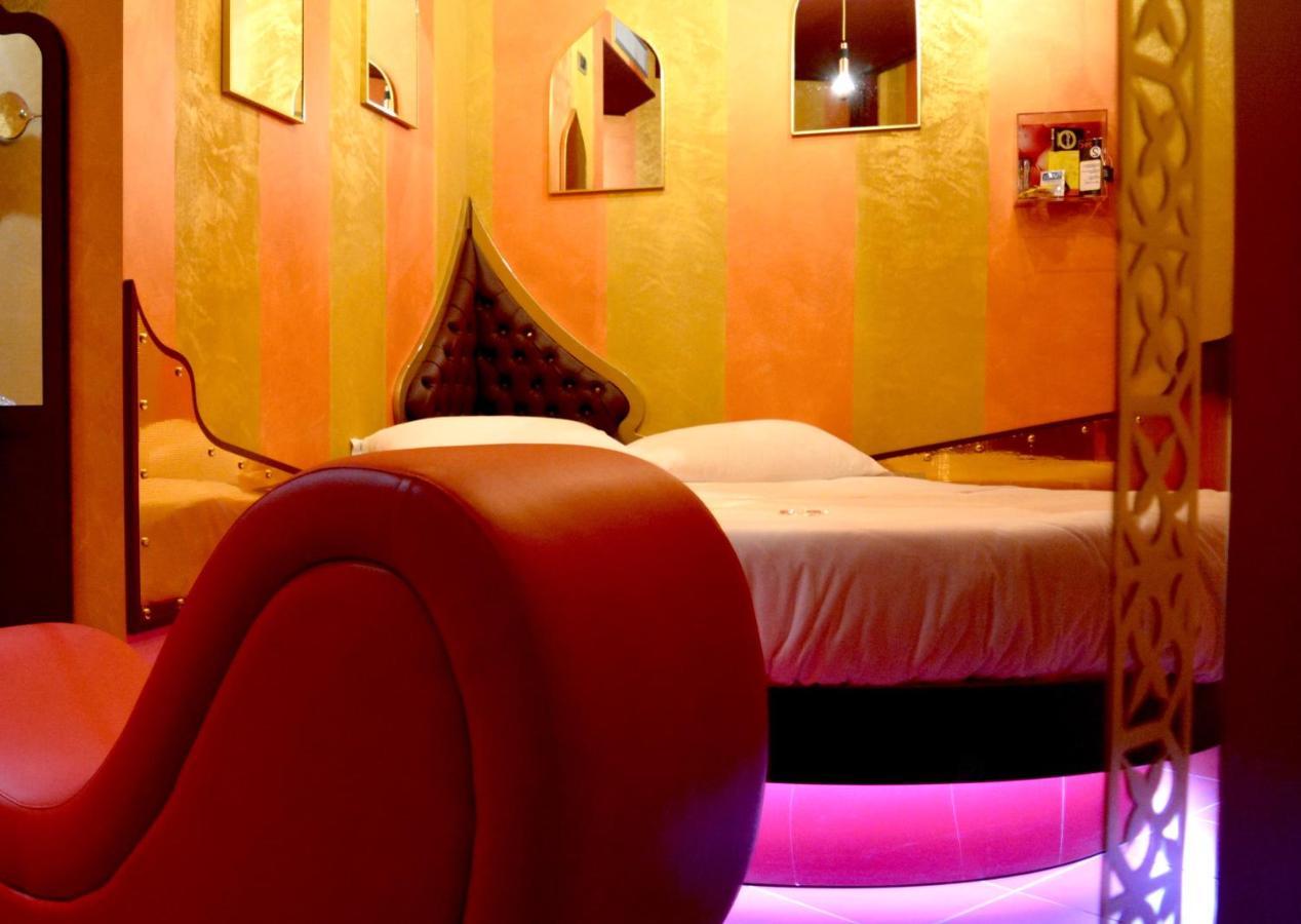 C Rooms - Love Motel Monza Cinisello Balsamo Exteriér fotografie